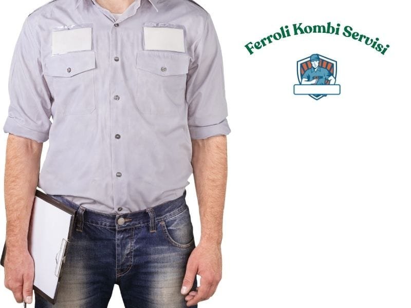 Ferroli kombi servisi teknisyeninin Ferroli marka cihaz üzerinde arıza kontrolü, bakım ve teknik ayar işlemleri gerçekleştirdiği profesyonel servis görseli.
