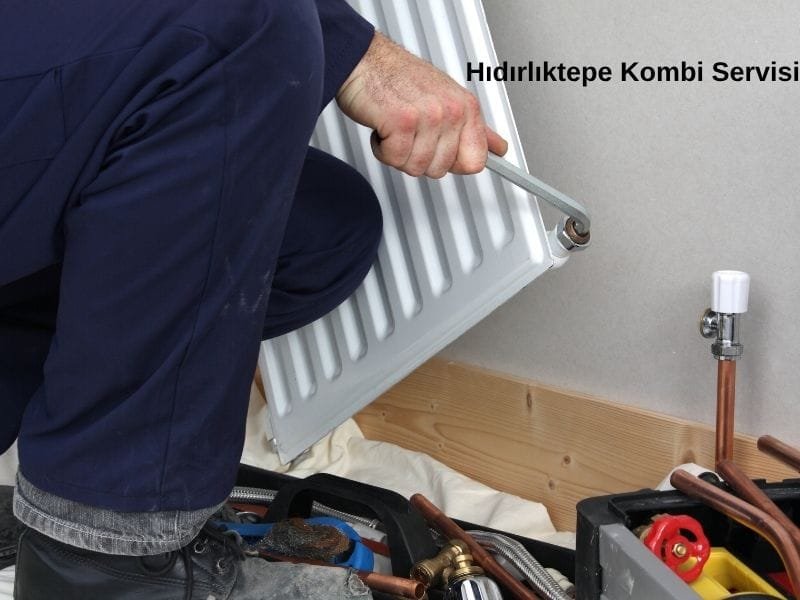 Hıdırlıktepe kombi servisi uzmanı tarafından kombide bakım, arıza kontrolü ve onarım işlemi yapılıyor.